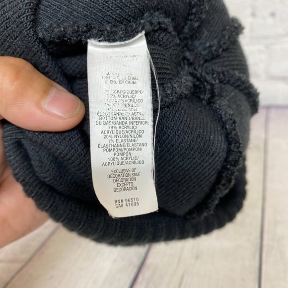 Under ARMOUR Beanie Knit Toque Winter Cap University of Alberta Pandas Soccer - Picture 9 of 11